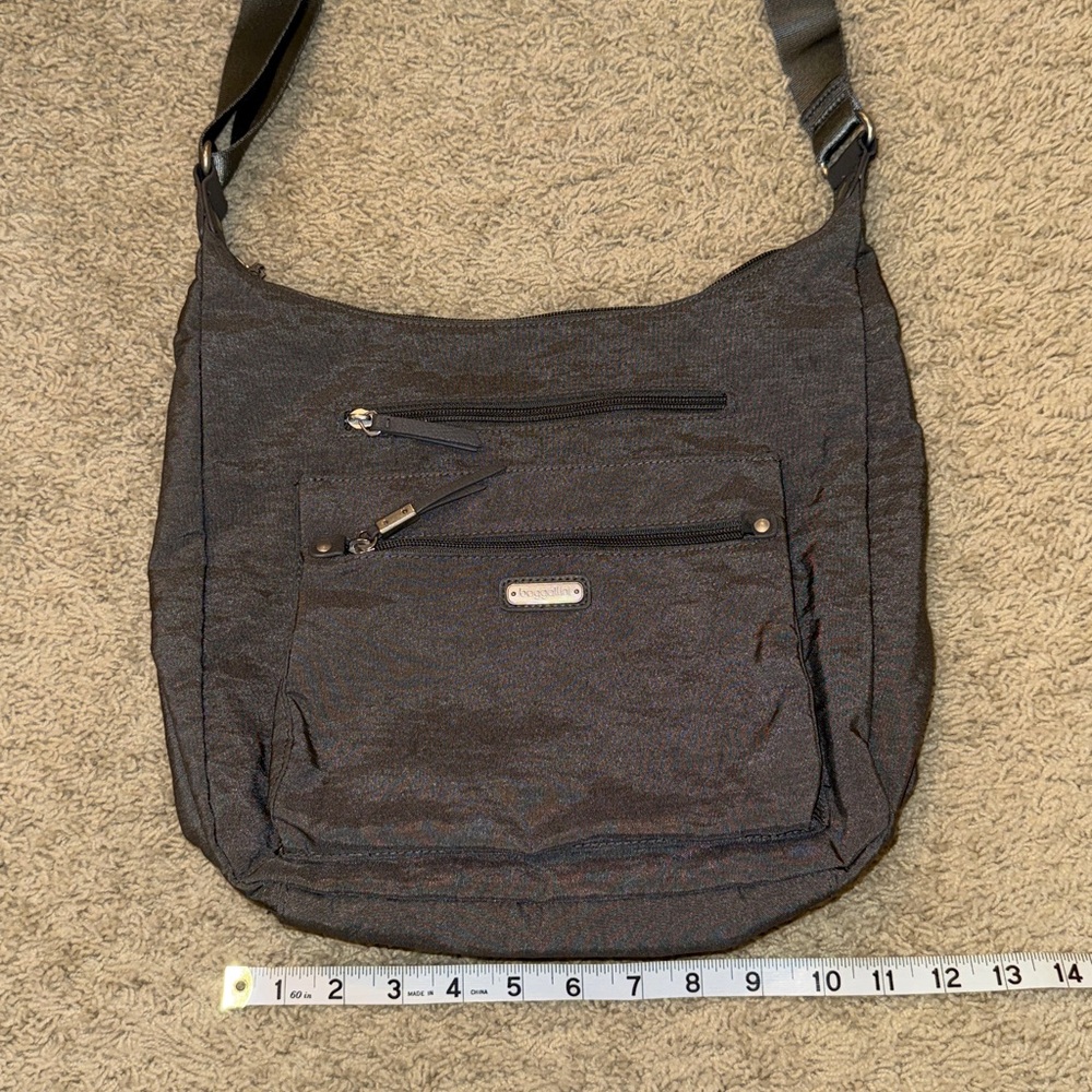 Stylish Gray Shoulder Bag - Baggallini - Picture 4 of 17